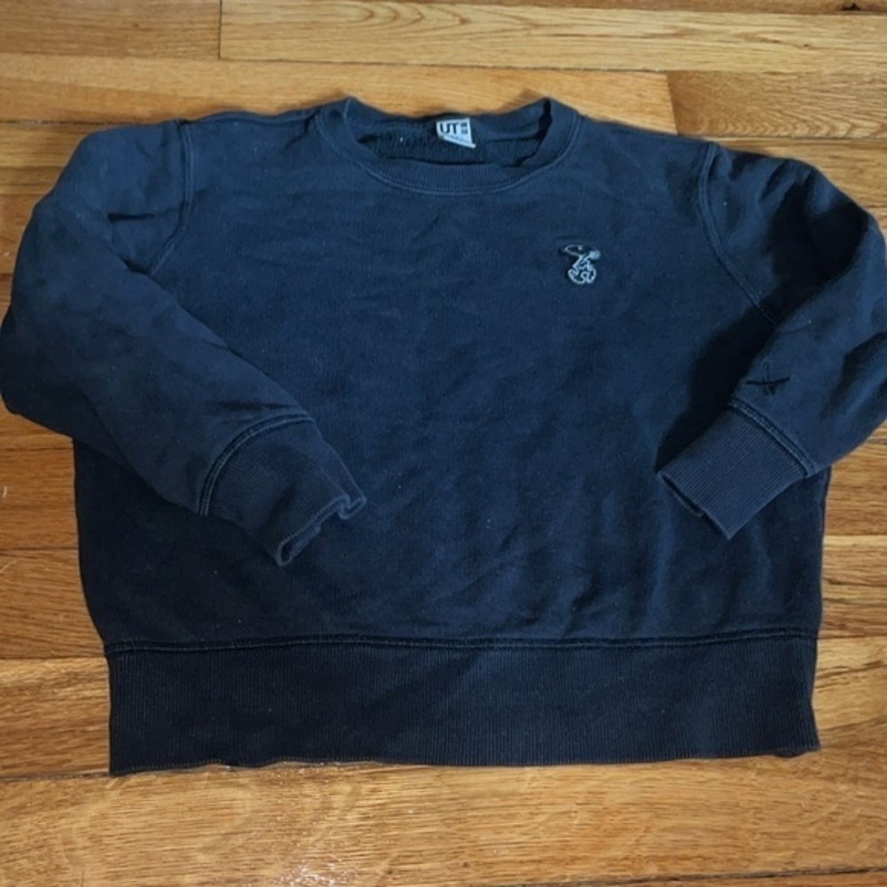 Kaws Peanuts Snoopy Uniqlo faded black crewneck 5/6 fit is 4T maybe 3T.